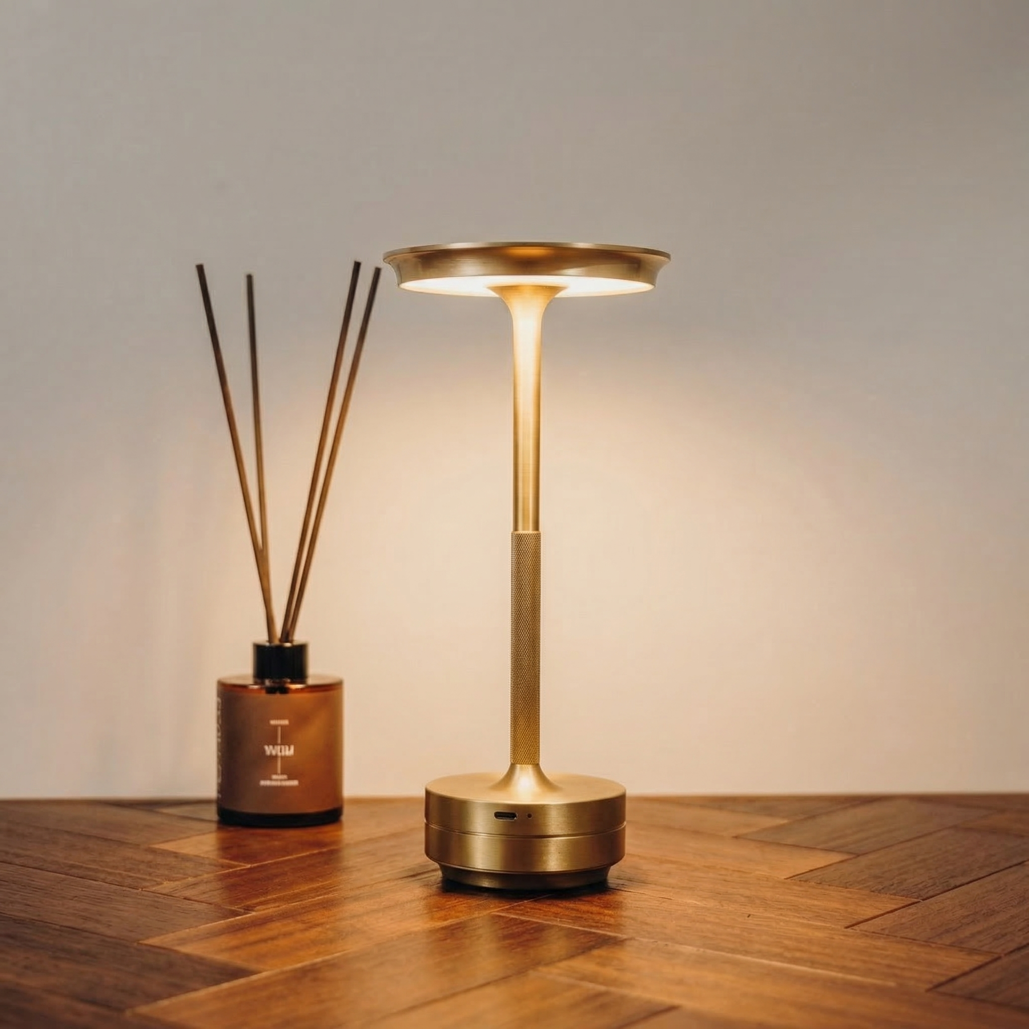 LUMA Touch Lamp
